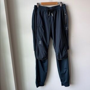 ON Running Pants Navy Pockets Zip Ankles Athletic Performance Size M Flaw*